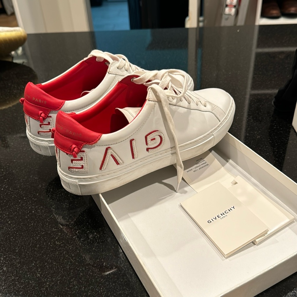 Givenchy sneakers size 39 women’s